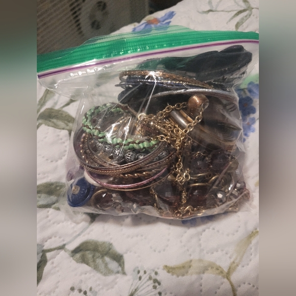 Assorted Jewelry In 2 Bags - Picture 11 of 11